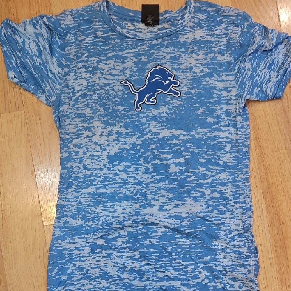 NFL Blue and White Short Sleeve Women's Tee with Lions Logo